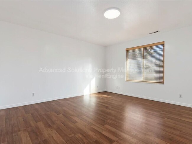 Building Photo - 6837 S Creekcove Way