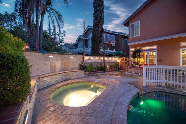 Building Photo - 9598 Naples Dr