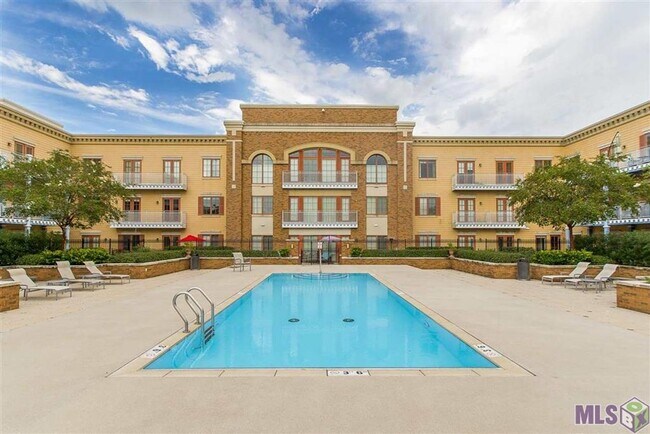 Building Photo - Pristine 1 bedroom, 1 bath in Perkins Rowe