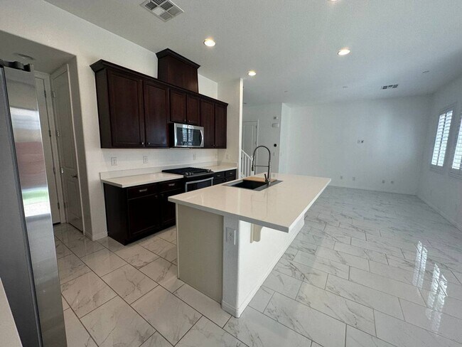Building Photo - STUNNING LUXURY TOLL BROTHERS DESIGN TOWNH...