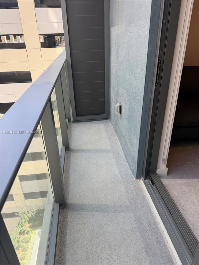 Building Photo - 121 NE 5th St