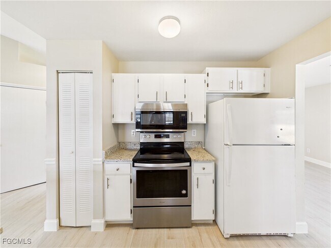 Building Photo - 17409 Braddock Rd