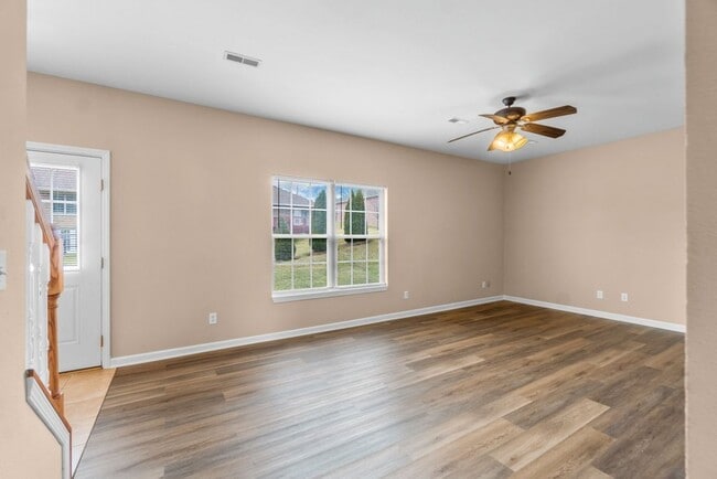 Building Photo - 2862 Larkspur Ct