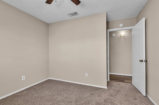 Building Photo - 4627 Hickorygate Dr