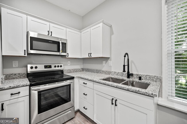 Building Photo - 1126 Briarcliff Pl NE
