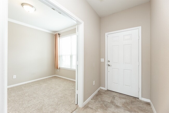 Building Photo - 5302 Silver Ledge Dr