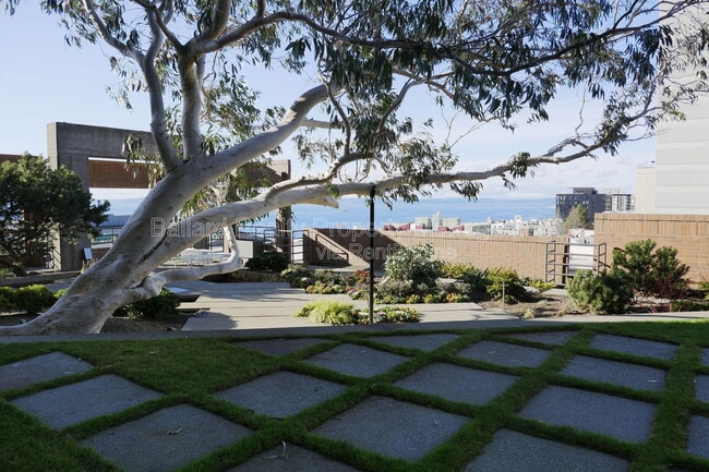 Building Photo - 2125 1st Ave