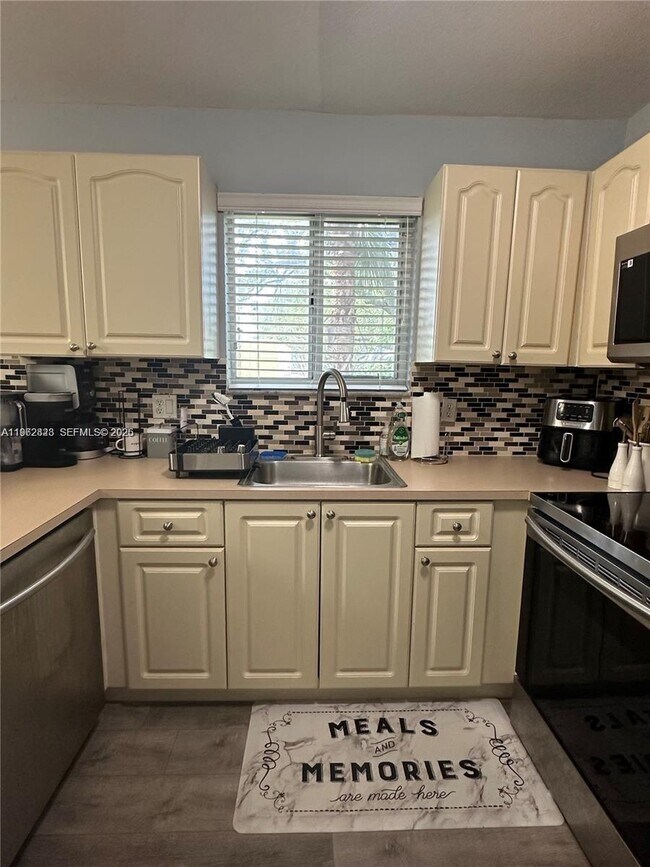 Building Photo - 2298 NW 78th Ave