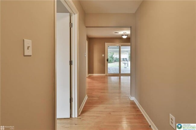 Building Photo - 900 Mine Lane Rd