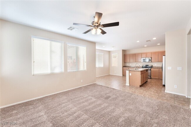 Building Photo - 10625 Mt Jefferson Ave