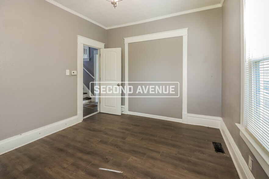 Building Photo - 144 N White Ave