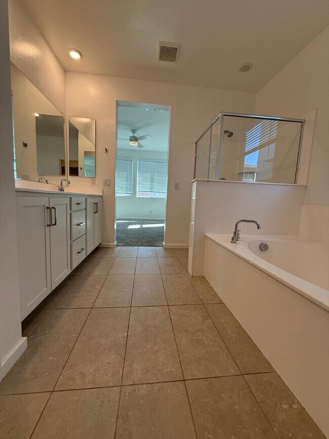 Building Photo - 17760 W Cassia Way