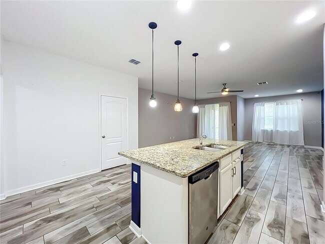 Building Photo - 12043 White Wave Point