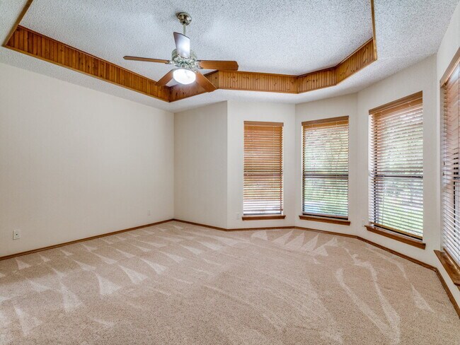 Building Photo - 119 Deer Creek Dr