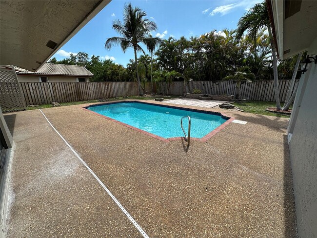 Building Photo - 364 NW 107th Terrace