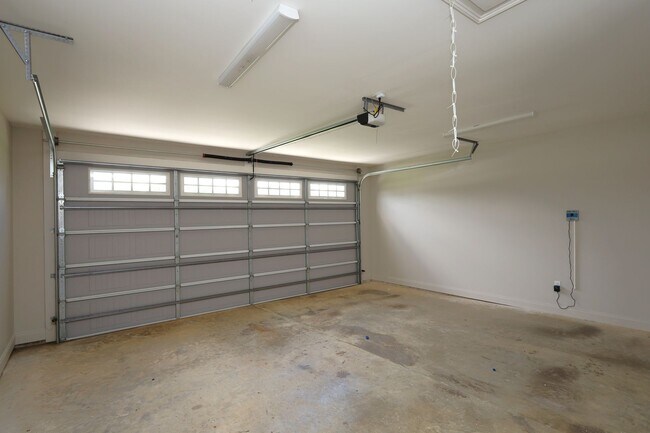 Building Photo - 4704 Crescent Ct