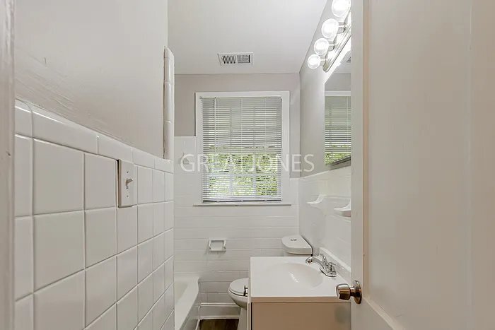 Building Photo - 1324 Macon Ave