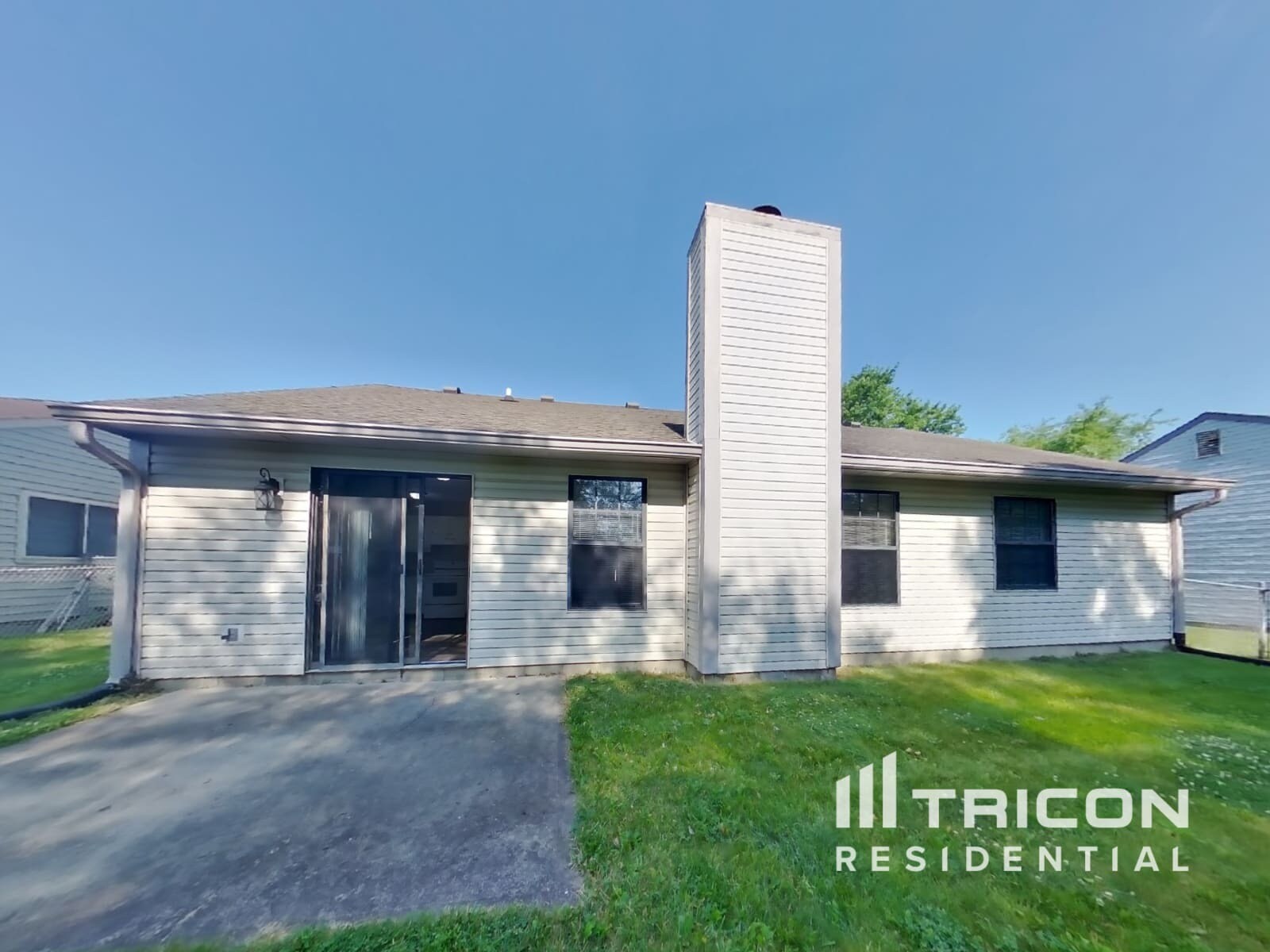 Building Photo - 5755 Rosemont Dr