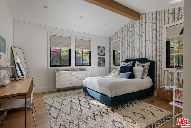 Building Photo - 16101 Royal Mt Dr