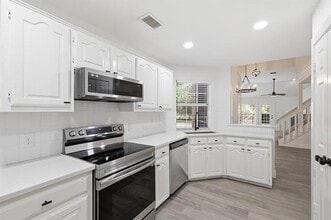 Building Photo - 381 Arbor Ln