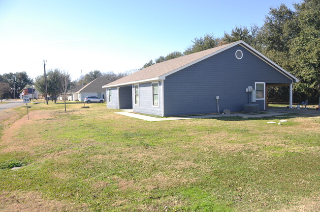 Building Photo - 1713 E Apache Trail