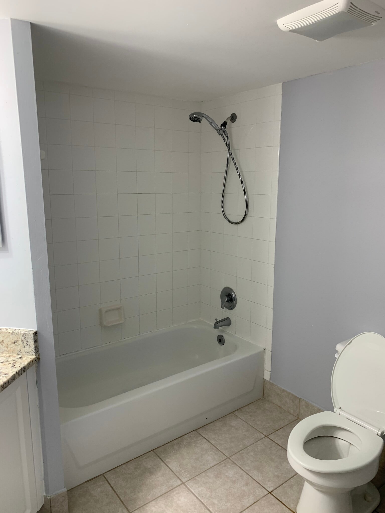 1st bathroom - 900 Crestwood Ct S