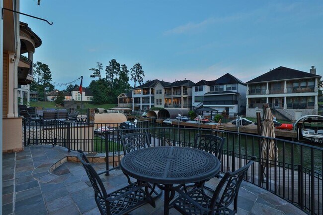 Building Photo - 12336 Pebble View Dr