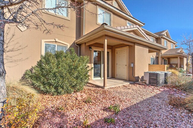 Building Photo - 3155 S Hidden Valley Dr