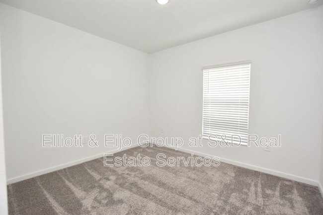 Building Photo - 856 Timberland Dr