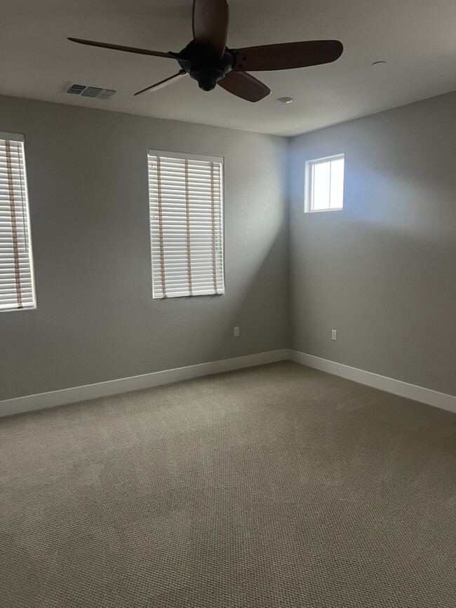 Building Photo - 232 Tuso Ranch Rd