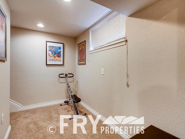 Building Photo - Spacious Updated Berkeley Triplex