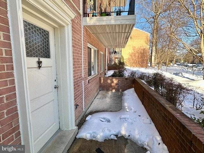 Building Photo - 10620 Weymouth St