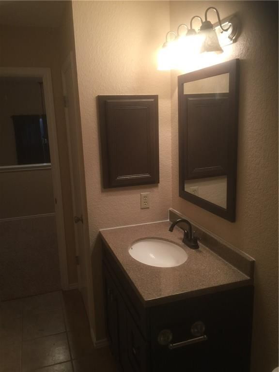 Building Photo - 2205 Wisteria Way