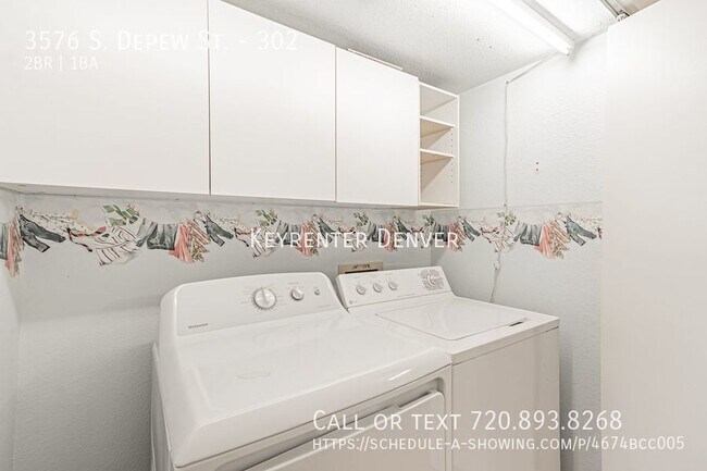 Building Photo - Spacious 2-Bedroom Condo with Loft, Firepl...