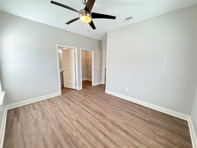 Building Photo - 227 Firefly Ln