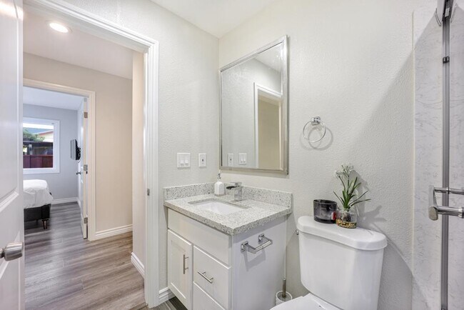 Building Photo - 4719 Snead Dr