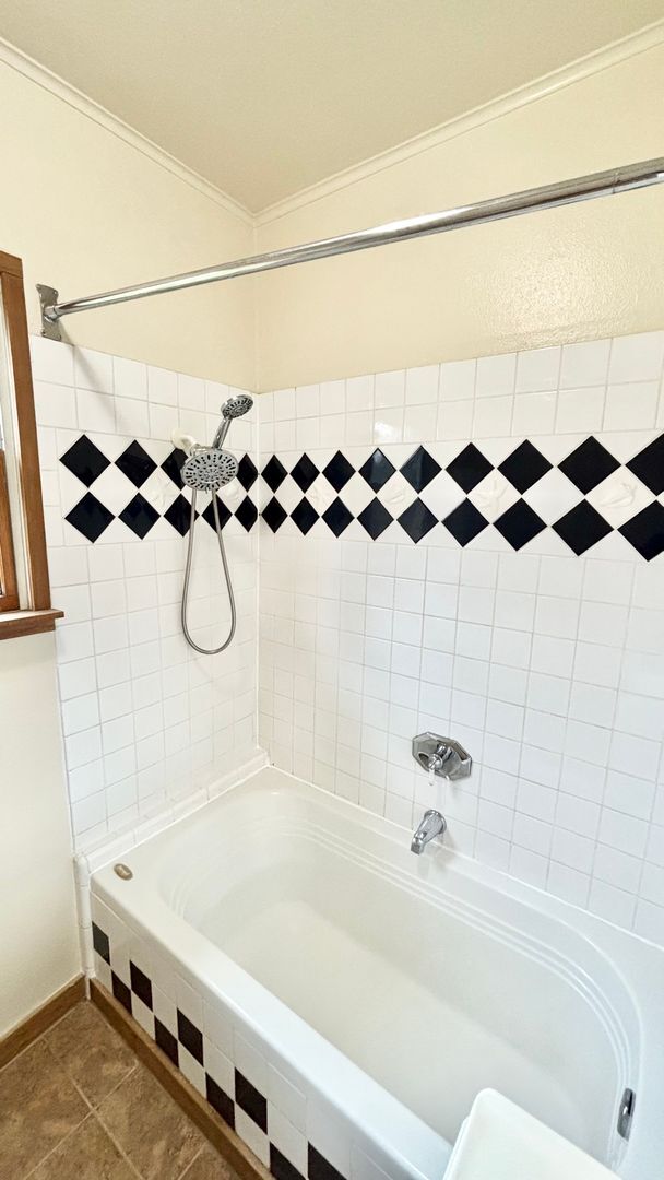 Building Photo - Character-Rich 1912 Home in North Portland – Spacious 2 Bed / 1 Bath