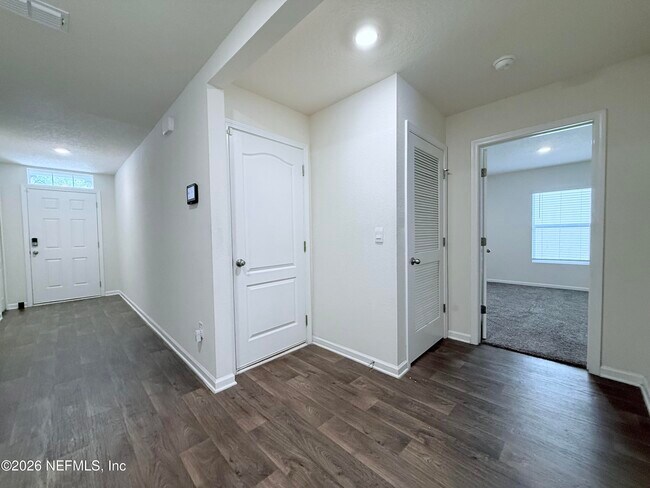 Building Photo - 870 Morgans Treasure Rd