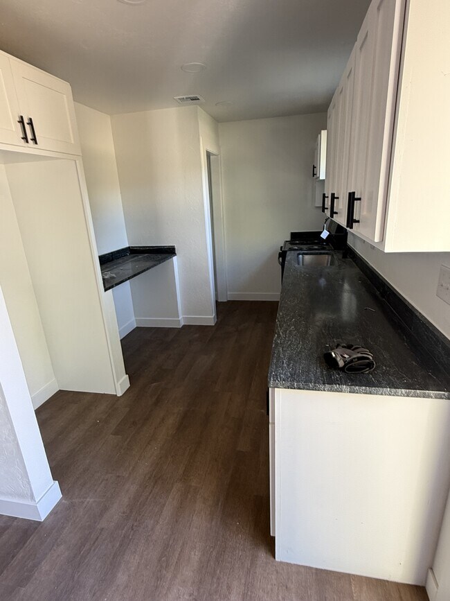 Building Photo - 108 Glenhaven Dr