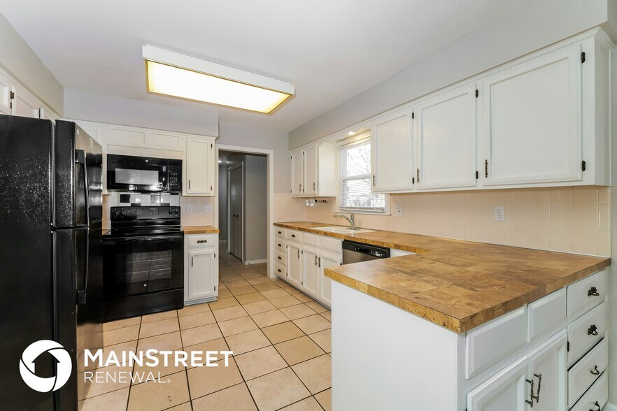 Building Photo - 10940 Reeder St