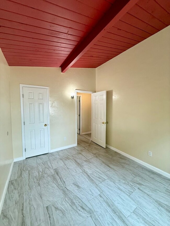 Building Photo - 4901 Frink Ave