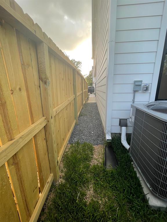 Building Photo - 6412 Highland Pine Ln