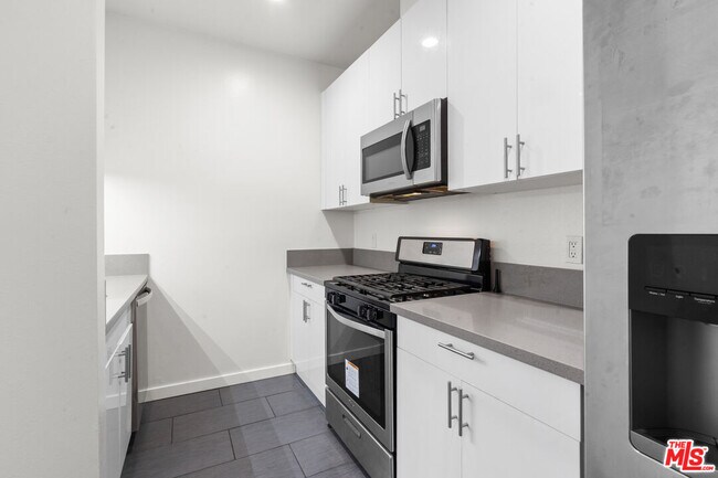 Building Photo - 424 Westmoreland Ave