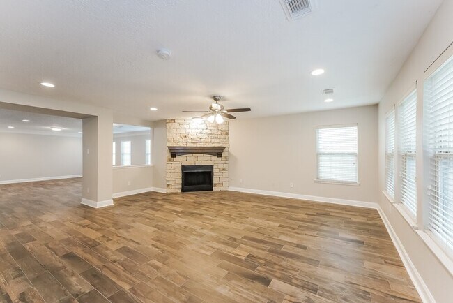 Building Photo - 19235 Danphe Landing Ct