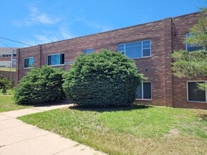 Building Photo - 1767 Oxford Dr