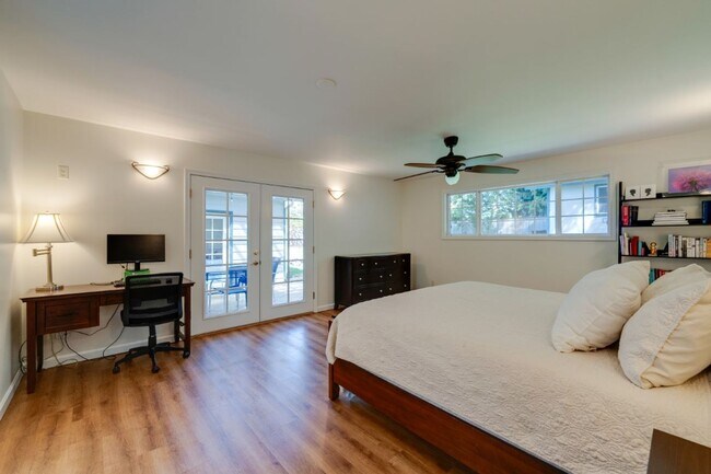 Building Photo - 3Bd/2Ba Kenmore House