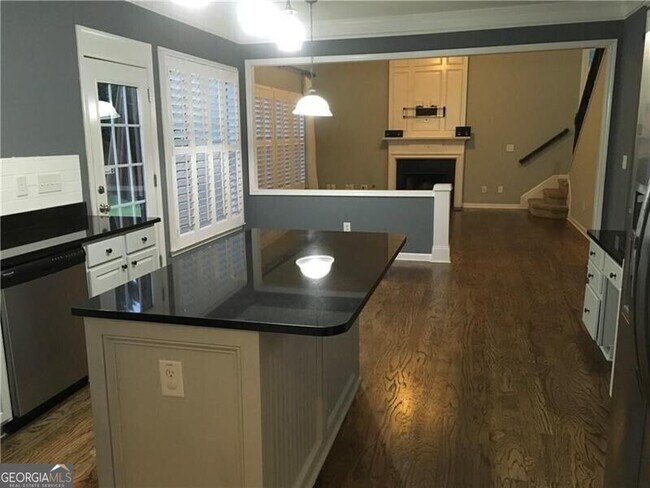 Building Photo - 500 Papillion Trace
