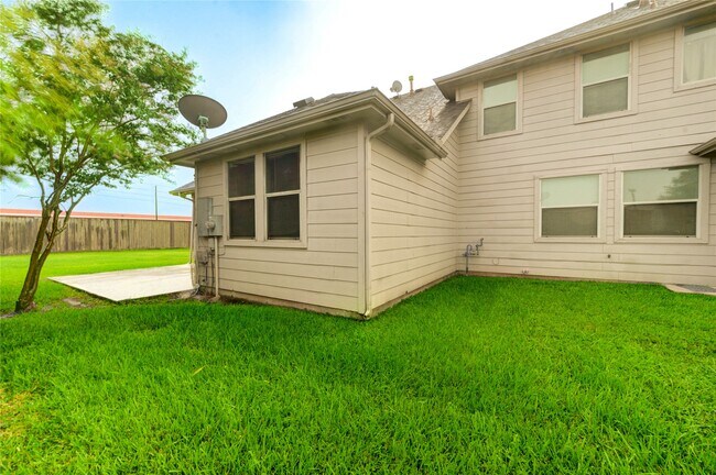 Building Photo - 2931 Meadowglen Cove