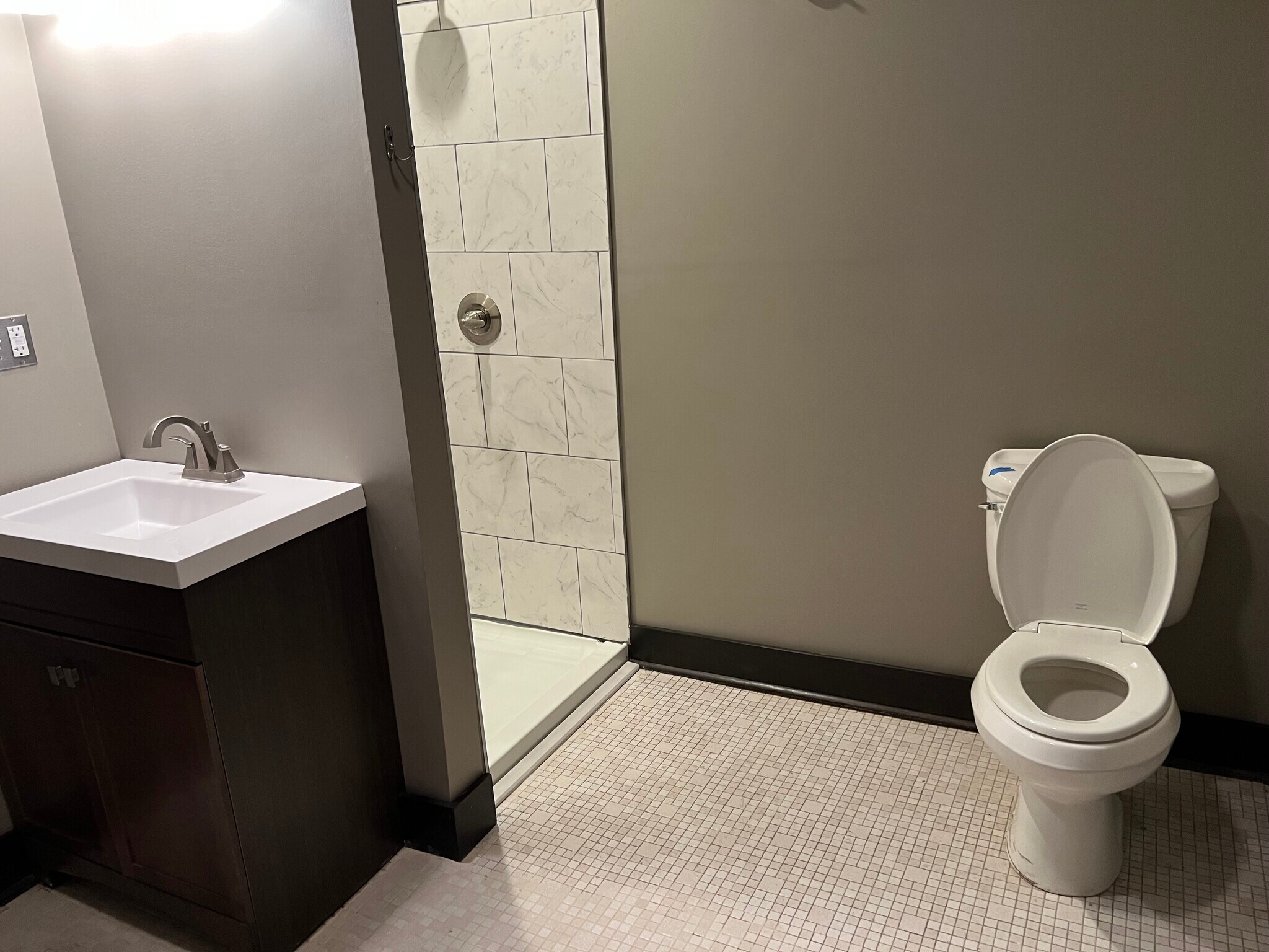 Building Photo - 1609 Winchester Ave