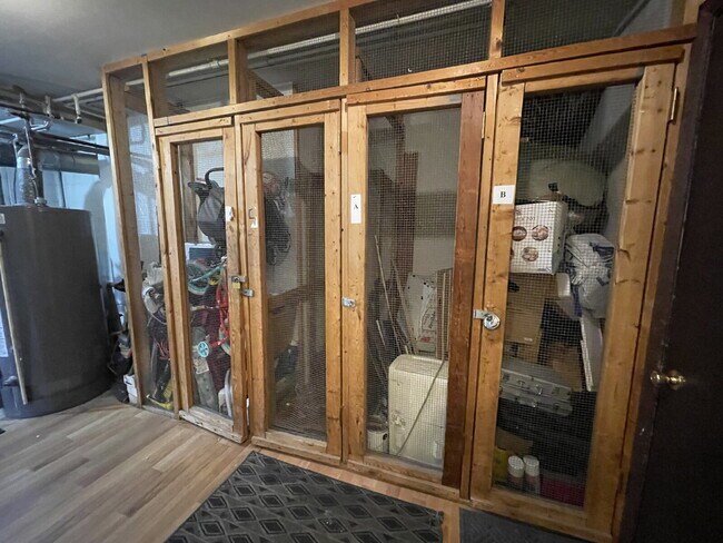 Building Photo - FRESHLY PAINTED 2BR, 1BA condo, close to RT59 shopping and restaurants. NAPERVILLE 203 SCHOOLS!